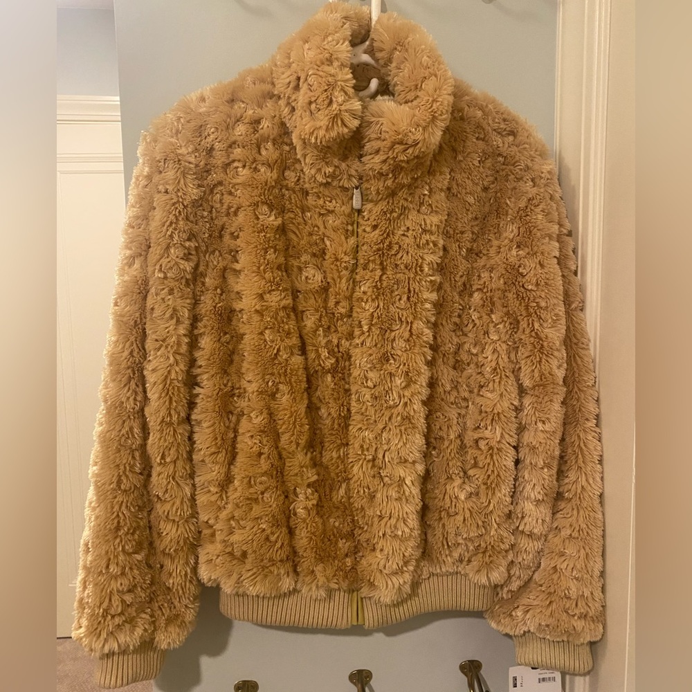 Espirit NWT faux fur jacket size L